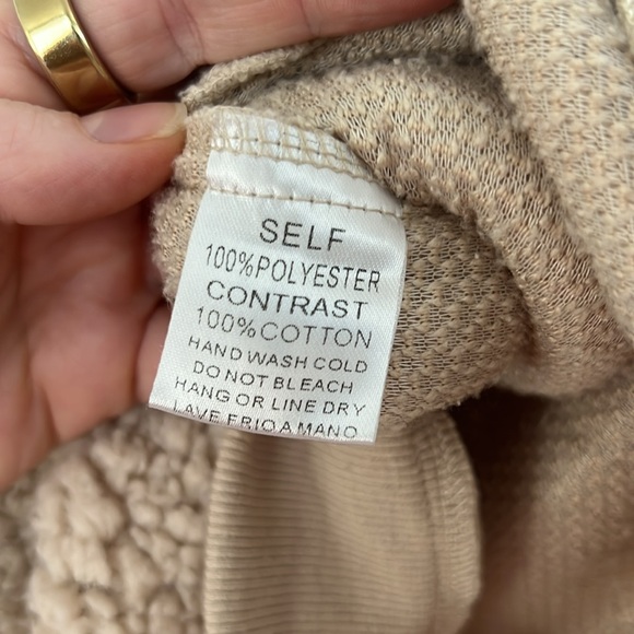 Comfy Fluffy Must Have Sweatshirt - Picture 7 of 9